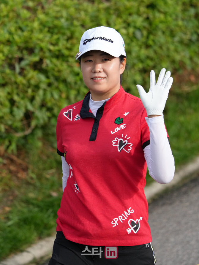 박보미 '오랜만에 반가운 손인사'                                                                                                                                                         