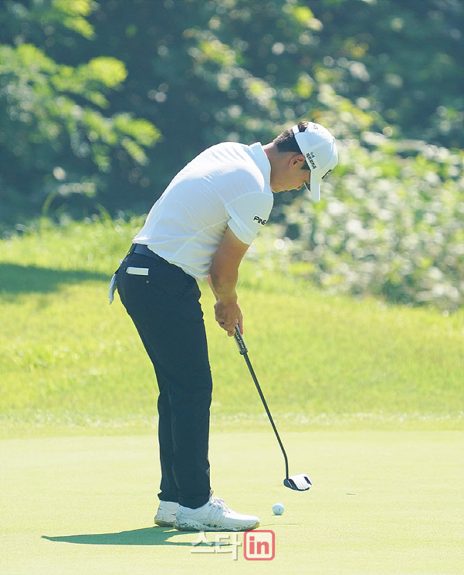  김학형 '신중한 퍼팅 스트로크'                                                                                                                                                          