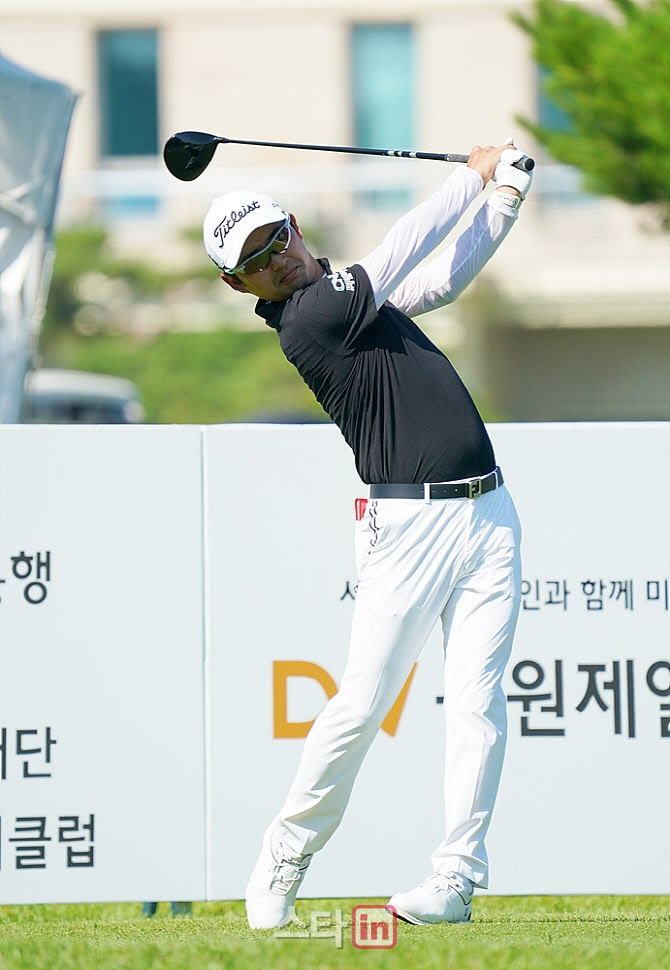  황재민 '황제샷을 날린다'                                                                                                                                                               