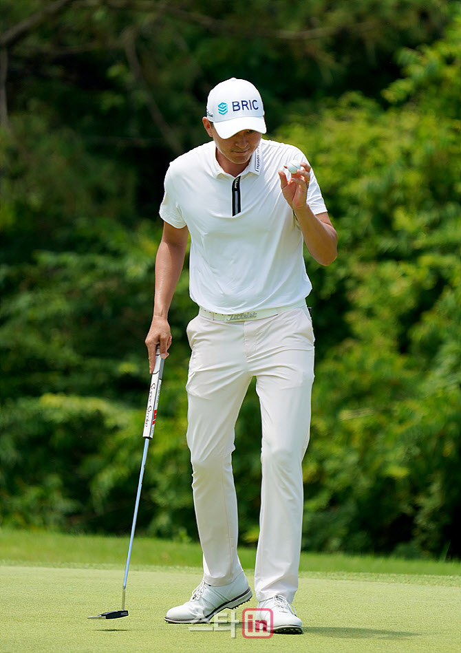  이성호 '갤러리의 박수에 화답'                                                                                                                                                          