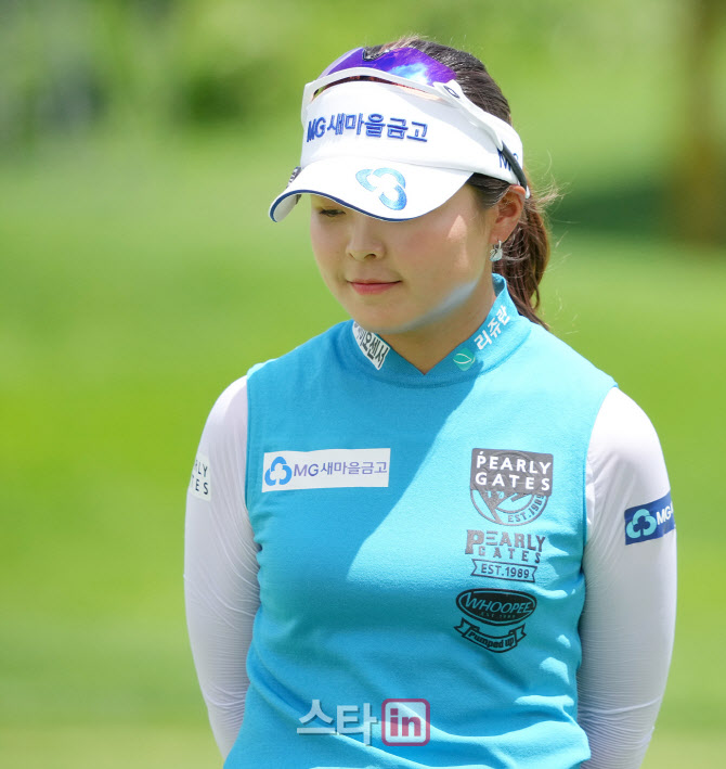 송가은 '차분한 시선'                                                                                                                                                                    