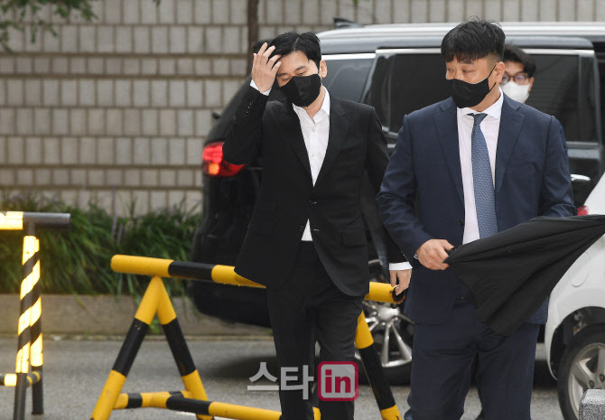 양현석 전 YG엔터테인먼트 대표, 법정으로 이동                                                                                                                                                      