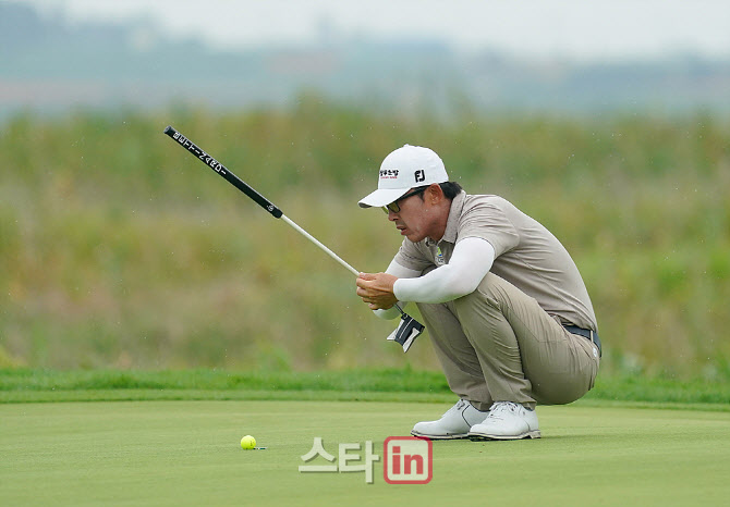  박성필 '꼼꼼하게'                                                                                                                                                                      