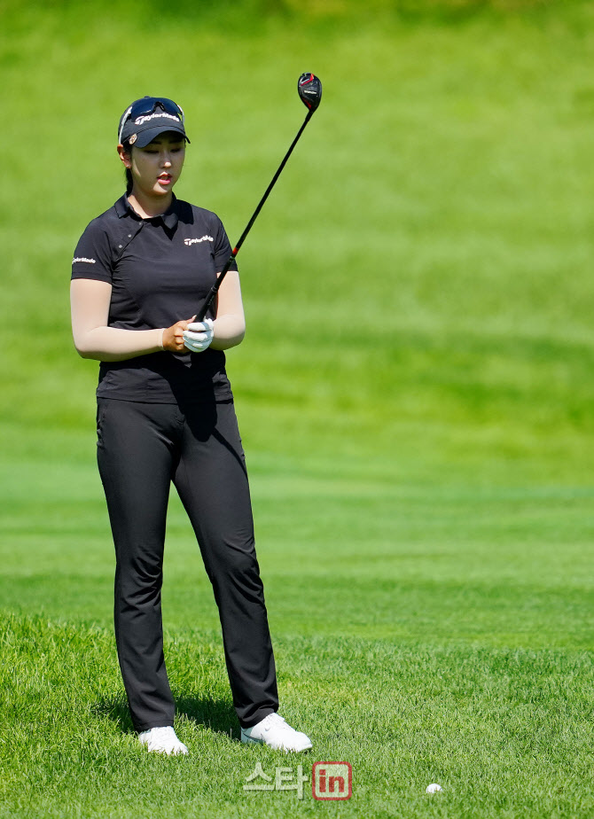 조윤정 '조준은 그린 중앙'                                                                                                                                                               