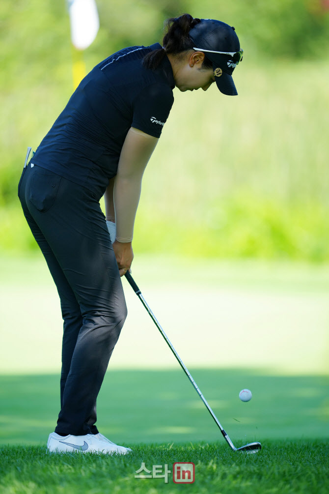 조윤정 '칩인 버디 도전'                                                                                                                                                                 