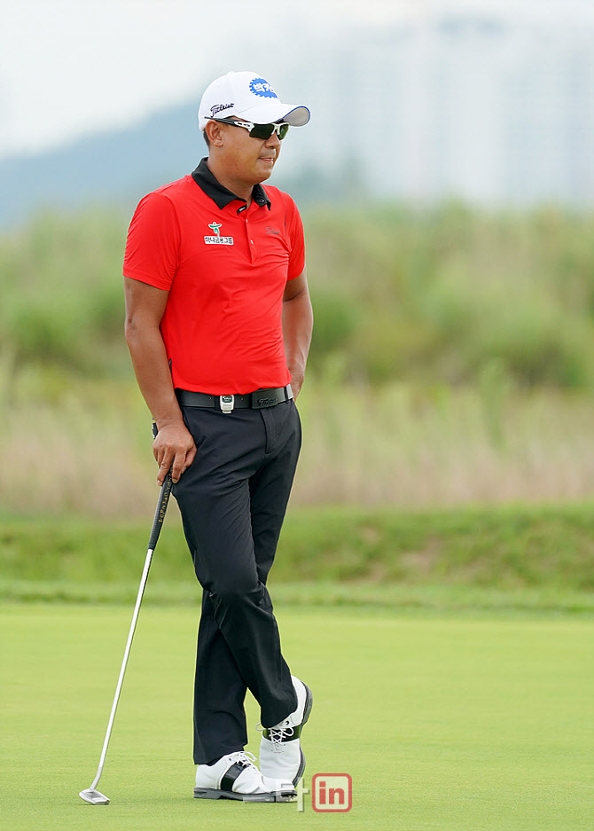  그린 살피는 박상현                                                                                                                                                                               