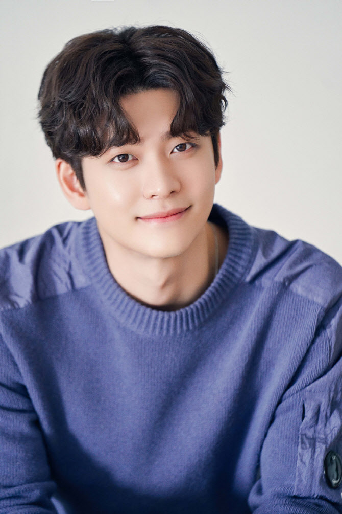 '우영우' 국민 섭섭남 강태오, 20일 현역 입대 [공식] - Vimarsana News