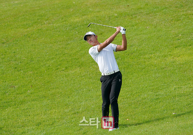  윤상필 '정교하게'                                                                                                                                                                      