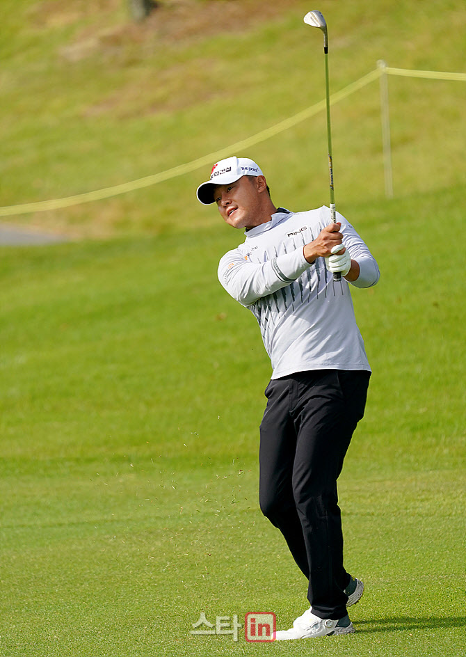  정선일 '그린 코앞에서 어프로치'                                                                                                                                                        