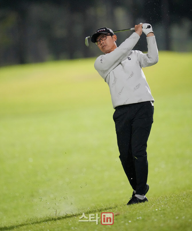 박성필 '끝까지 추격한다'                                                                                                                                                                