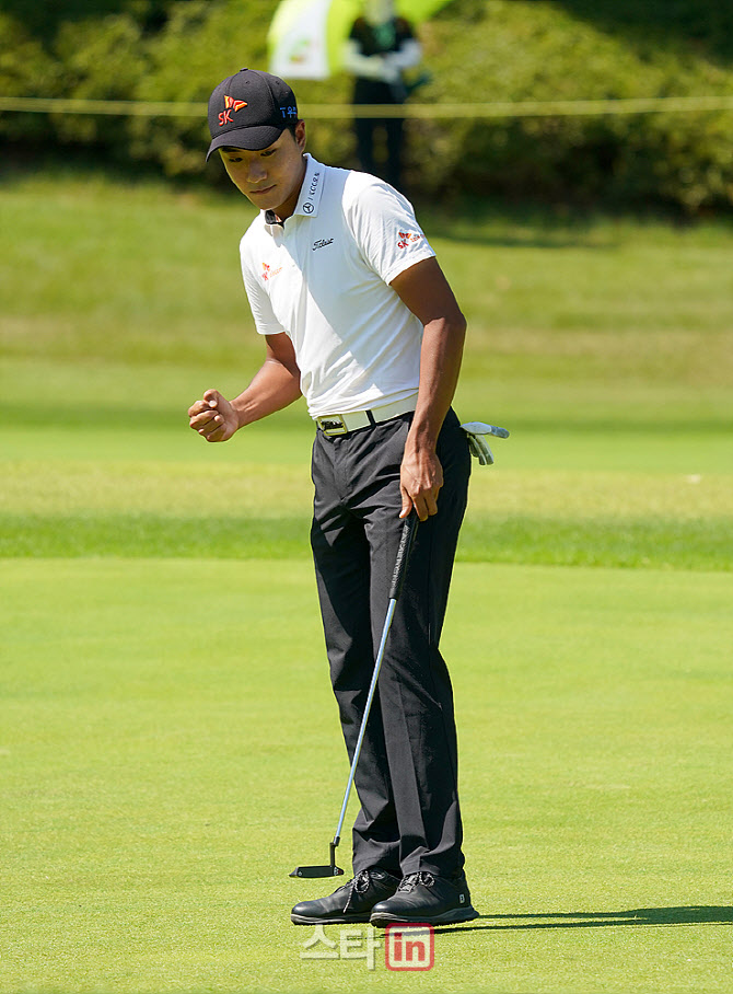  김한별 '버디 성공, 주먹 불끈'                                                                                                                                                          