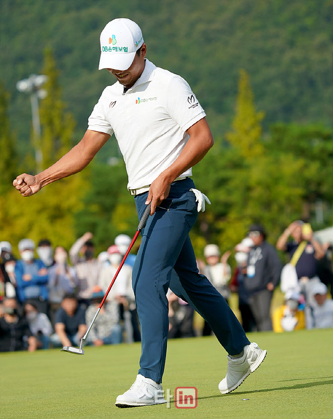  문도엽 '연장에서 버디 성공하며 우승 확정'                                                                                                                                              