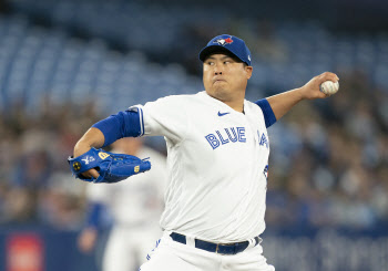 류현진, MLB 서비스타임 10년 채웠다…한국인 역대 세번째