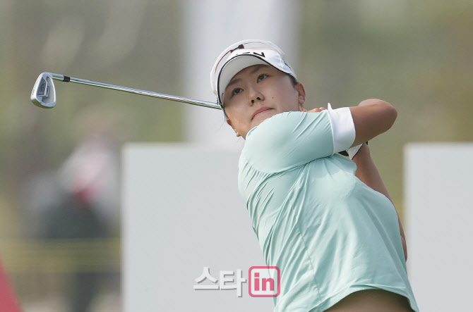 배수연 '힘찬 티샷'                                                                                                                                                                      