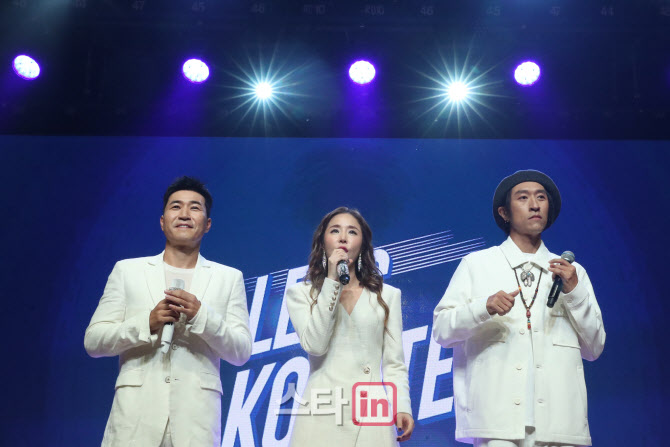 '데뷔 24년차' 코요태, 멋진 무대                                                                                                                                                         