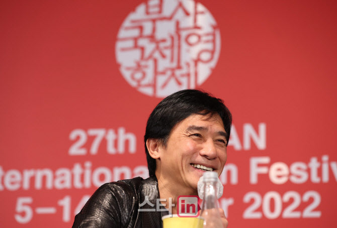 양조위, '기분 좋은 기자회견'                                                                                                                                                            