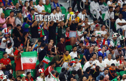 월드컵 16강 탈락에 환호하던 이란 남성, 보안군 총에 사망