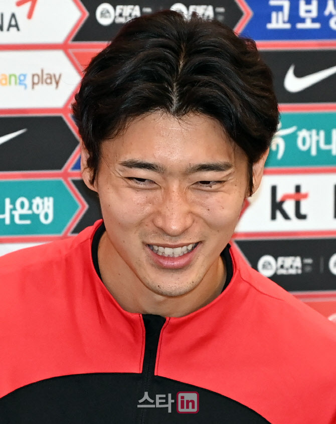 미소짓는 조규성                                                                                                                                                                                   