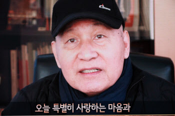 '공로상' 안성기 "건강 좋아져…새 영화로 뵙겠다"