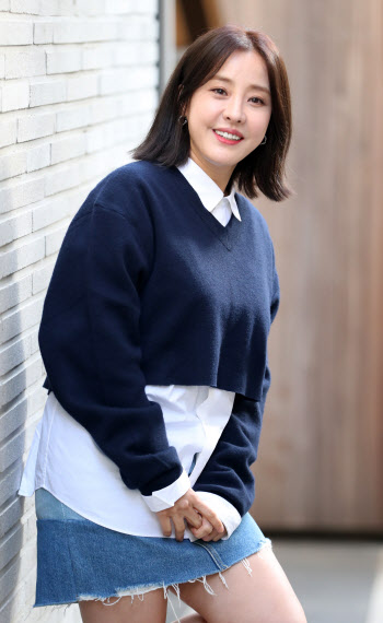 배우 박은혜, 빠져드는 미소