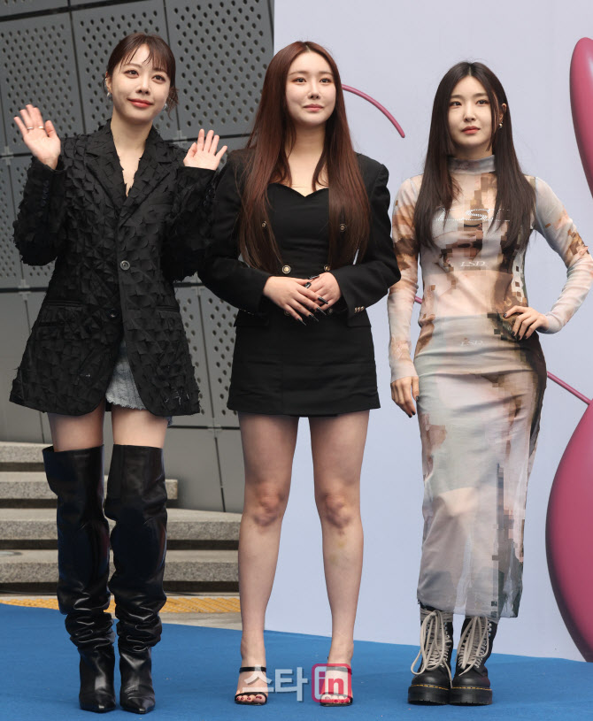 은지-민영-유나, 전 브레이브걸스 멤버들                                                                                                                                                            