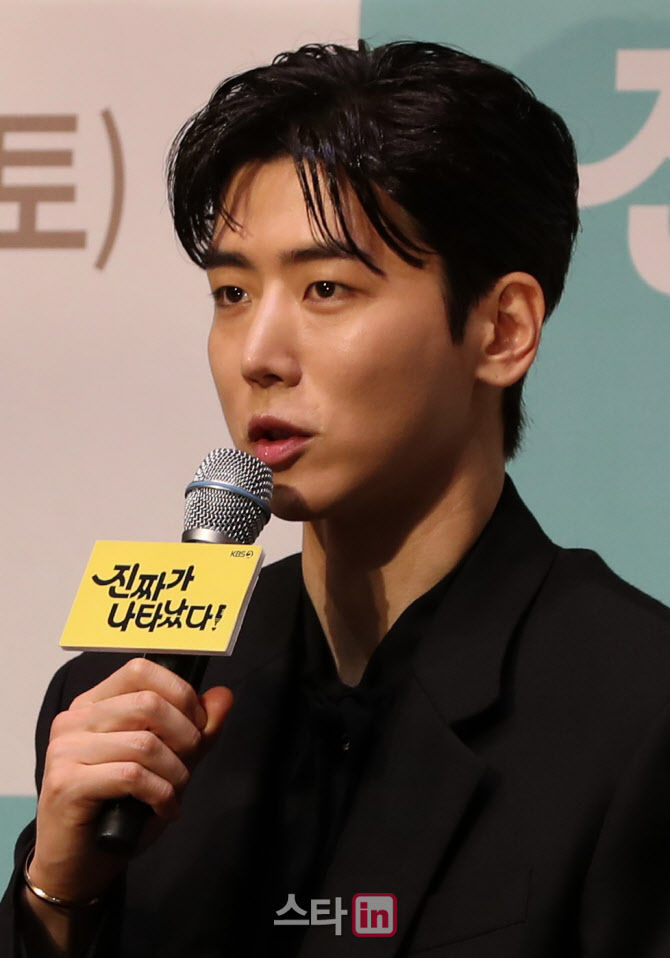 인사말하는 배우 정의제                                                                                                                                                                            