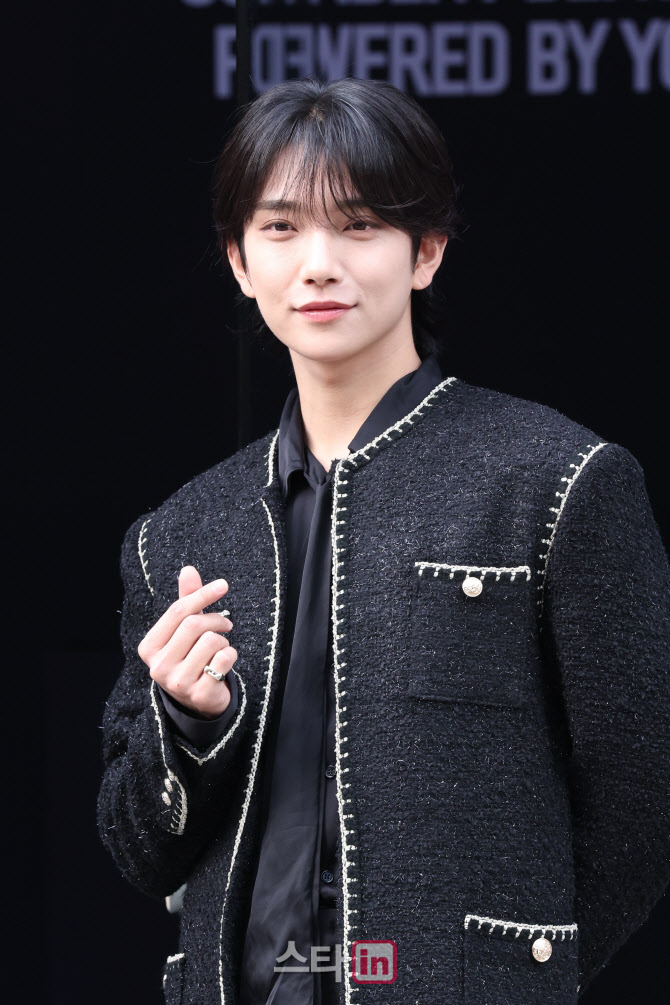 세븐틴 조슈아, 잘생김 가득                                                                                                                                                                        