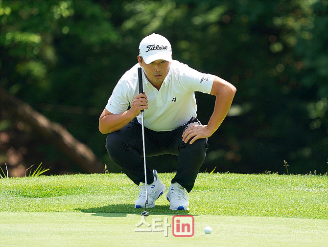  이태훈 '신중하게'                                                                                                                                                                      