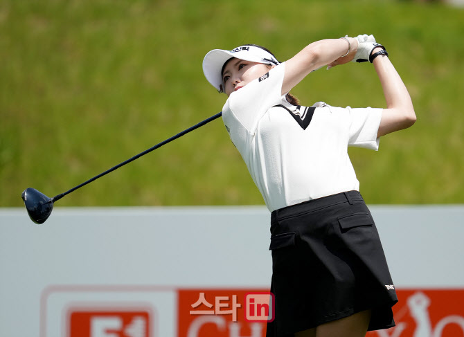 조아연 '골프 아카데미 대표의 티샷'                                                                                                                                                      