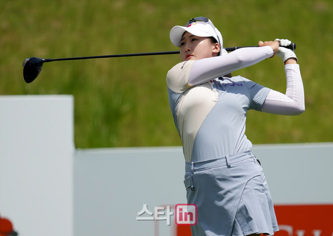 리슈잉 '파워 넘치는 티샷'                                                                                                                                                               