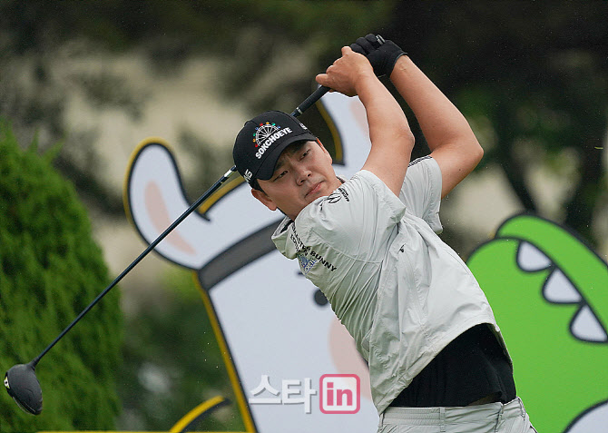  이정환 '호쾌한 샷으로 군 복귀 첫우승에 도전한다'                                                                                                                                       