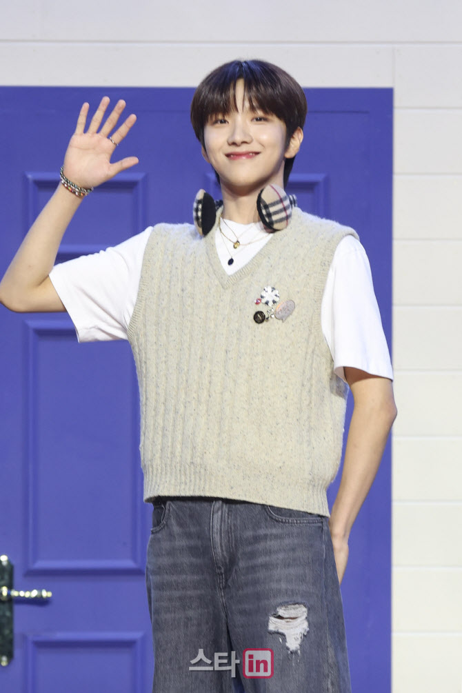 운학, 해맑은 미소                                                                                                                                                                                 