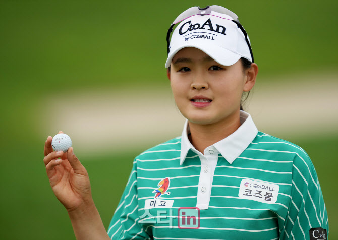 최예본 '샷 이글로 첫 날 선두에 올랐어요'                                                                                                                                                