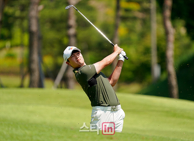  이재경 '빛나는 52도 웨지샷'                                                                                                                                                            