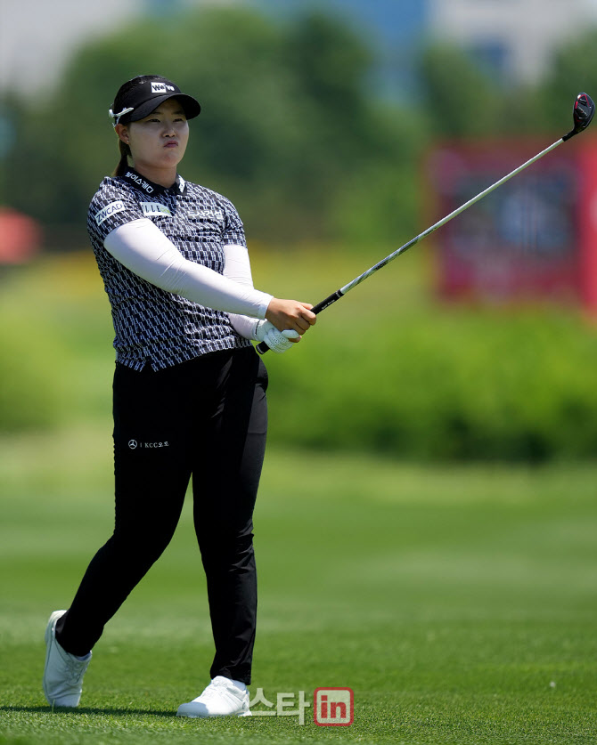 임희정 '타구 방향은 그린 중앙'                                                                                                                                                          
