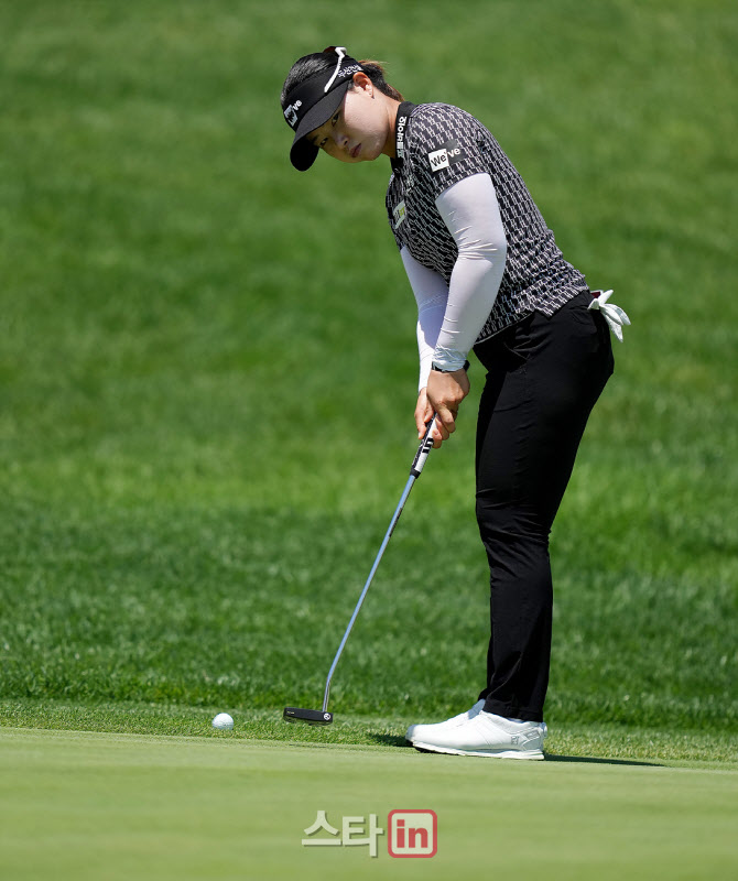 임희정 '경사를 보며 준비한다'                                                                                                                                                           