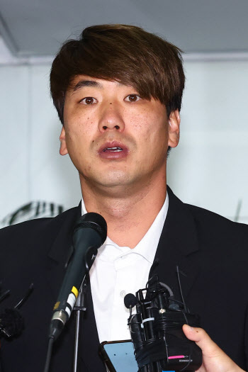 'WBC 음주 논란' 김광현·이용찬·정철원, 상벌위 출석..."징계 수용할 것"