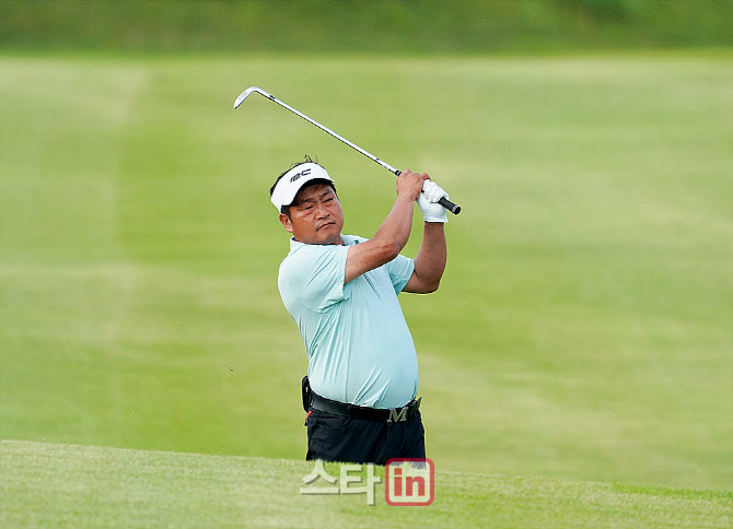  문지욱 '정교함으로 승부한다'                                                                                                                                                           