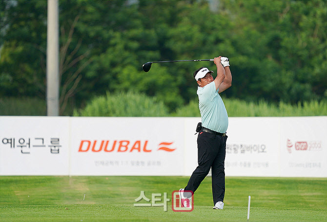  문지욱 '강력한 샷을 구사한다'                                                                                                                                                          