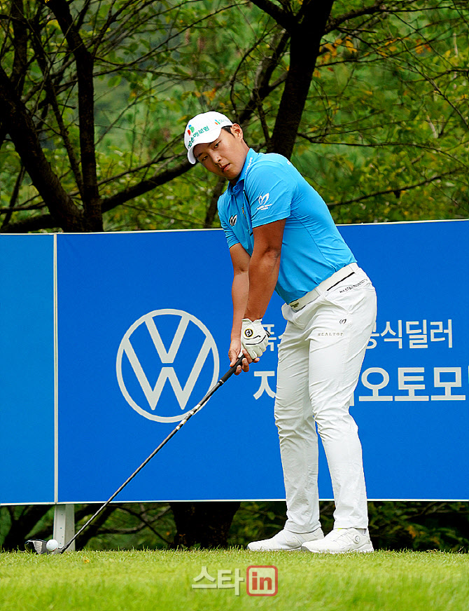  서요섭 '신중한 어드레스'                                                                                                                                                               