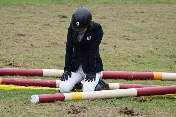 김세희 '낙마라니'                                                                                                                                                                             