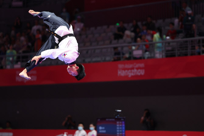 강완진의 금빛 비행                                                                                                                                                                                      