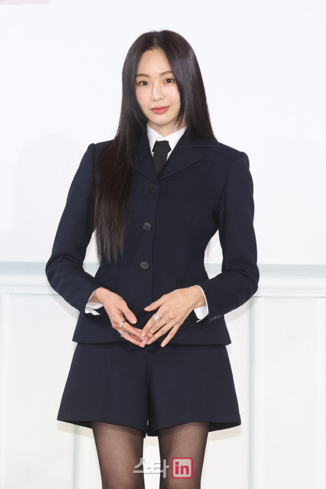 금새록, 로맨스 여주인공의 교과서                                                                                                                                                                  