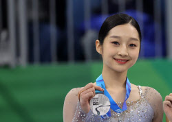여자 피겨 간판 신지아, 동계청소년올림픽 값진 역전 은메달