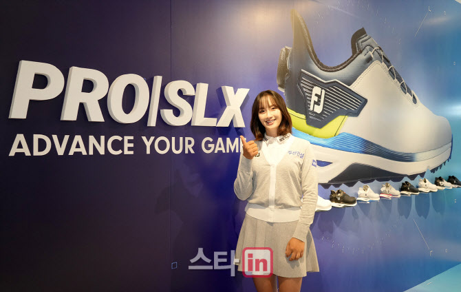 박결 '최고의 골프화입니다'                                                                                                                                                              