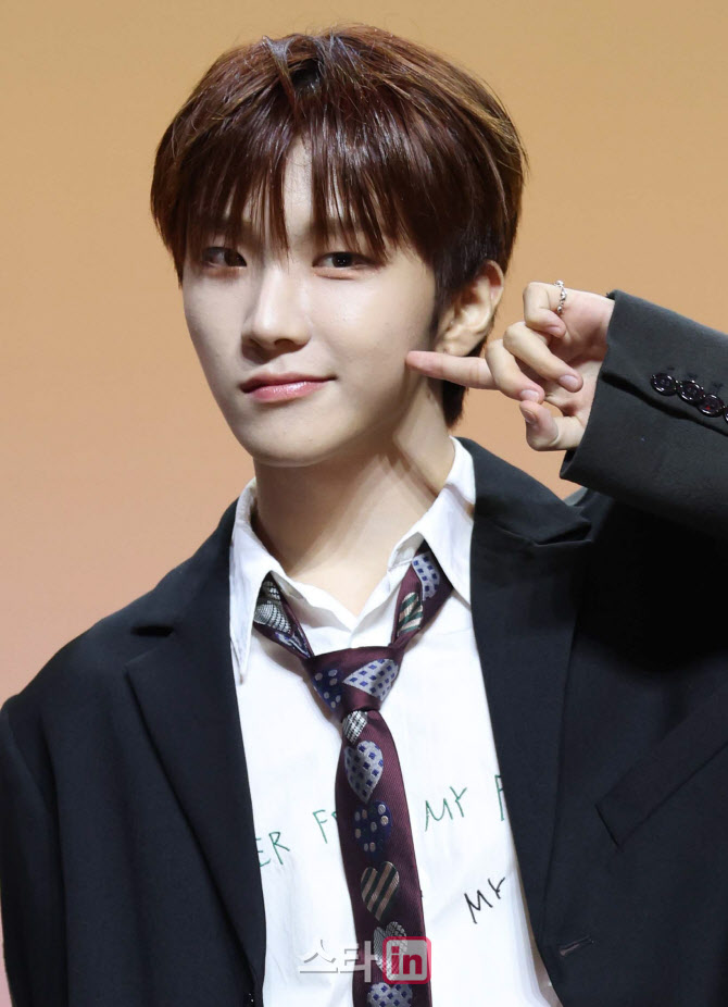 운학, '내 마음 알지?'                                                                                                                                                                   