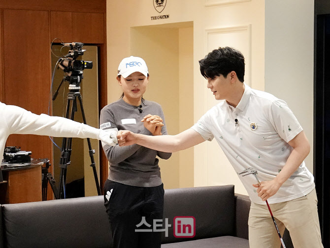 신인선 '버디 축하 파이팅'                                                                                                                                                               