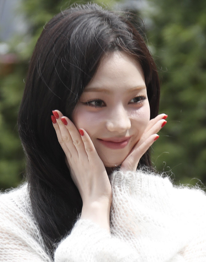 카리나, 봄 꽃                                                                                                                                                                                           