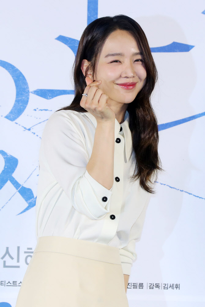  신혜선, 러블리한 비주얼                                                                                                                                                                          