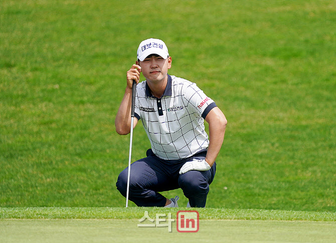  고군택 '칩핑 버디를 노린다'                                                                                                                                                            